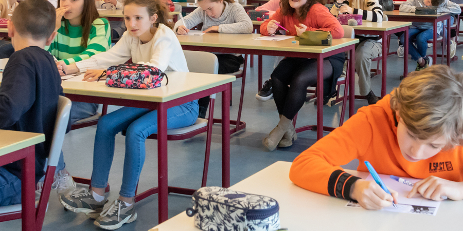 Des élèves en classe